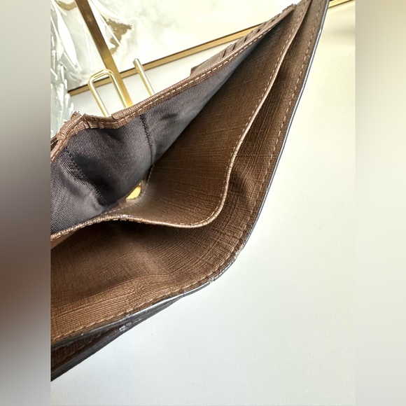 Vintage Gucci Bifold Wallet, AS IS, FINAL SALE - Picture 14 of 16